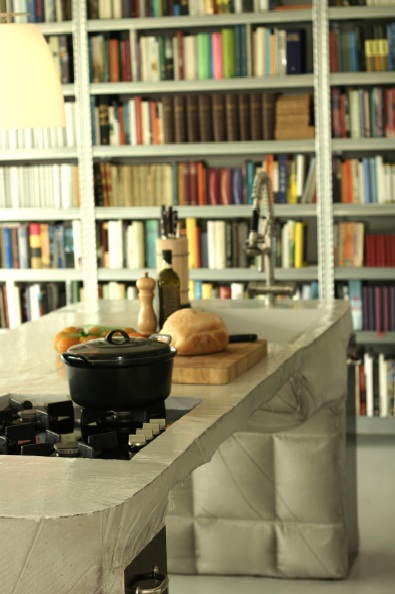 kuchynský ostrov betón thomas lindssen štúdio thol