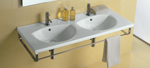 svetlo žltá dlažba do kúpeľne trendovej farby svetlo-žltá-dlažba-kúpeľňa-trendová-farba