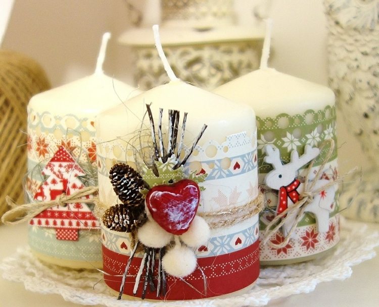 vianočné ozdoby z papierového srdca, losové jedľové sviečky
