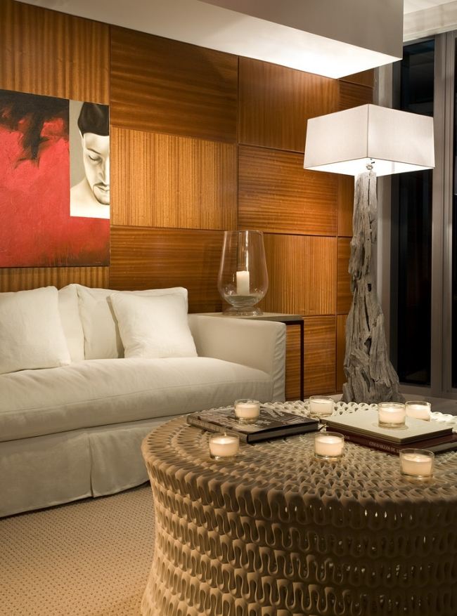 útulná obývacia izba drevené panely nástenná lampa na sviečky útulná obývacia izba drevené panely nástěnná lampa na sviečky