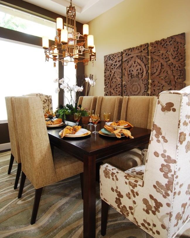 sviečky drevený reliéf dekorácia na stenu rezba jedáleň čalúnené stoličky orchidea sviečky drevená stena reliéf rezba jedáleň čalúnené stoličky orchidea