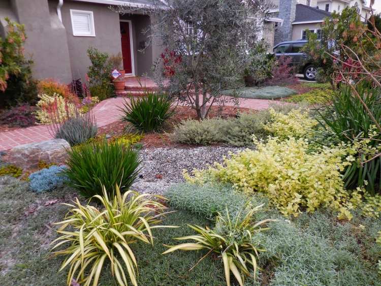 štrkové záhony-vytvorte-stredomorskú-záhradnú-rastlinu-dom-dom-ku-dverám-jednoduchá starostlivosť