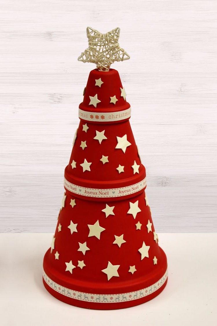 drotárske kvetináče vianočná jedľa červené hviezdy