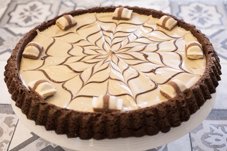 Koláč Kinder Bueno s hotovým základom a orieškovým krémom