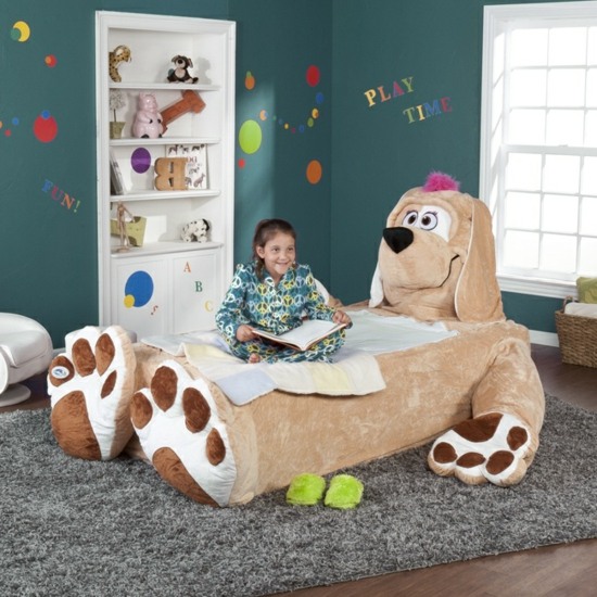 Detská postieľka nápady na stenu v zelenej farbe