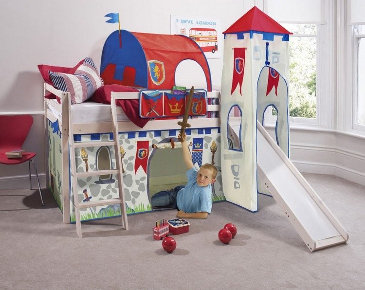 detská postieľka-s-dekoráciou-chlapec-rytier-hrad-povýšená posteľ-šmykľavka