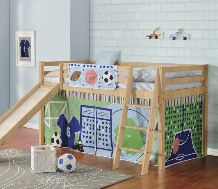 Detská posteľ šmykľavka futbalové ihrisko závesy chlapčenská miestnosť