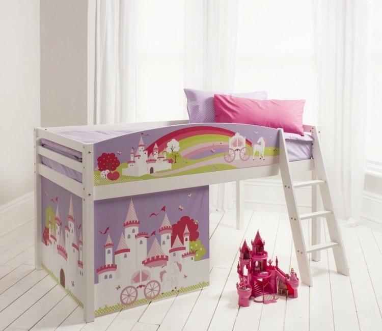 Motív detskej postele šmykľavka princezná posteľ