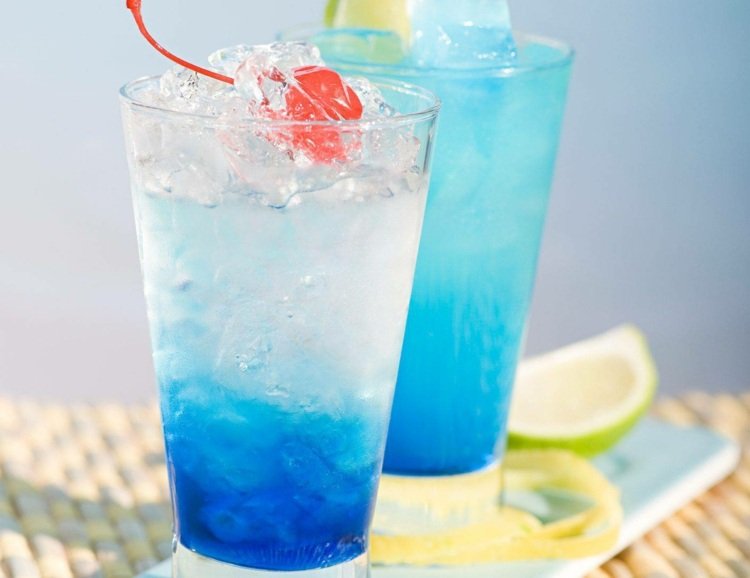 blue-ice-cherry-drink-bez alkoholu