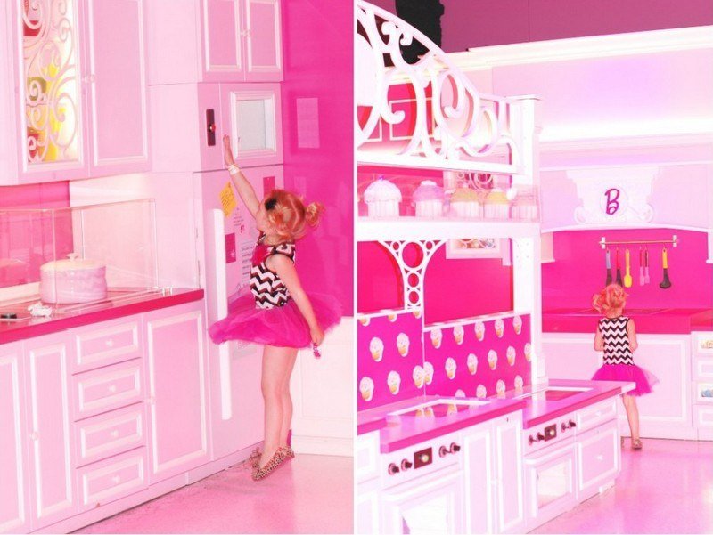 Kinderkueche-drevo-ružová-maľba-skriňa-tapety