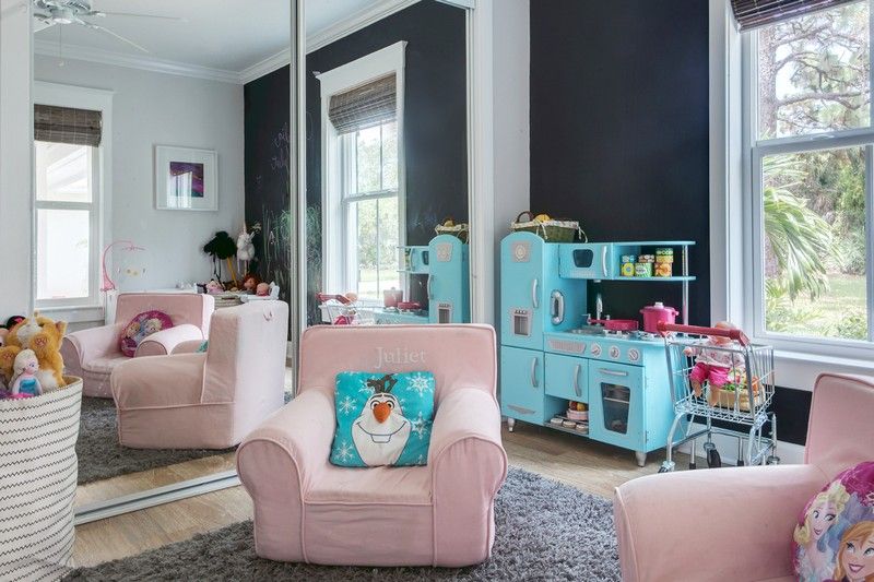 Detská kuchynka-drevo-modro-farba-obývačka-veku zodpovedajúce zariadeniu