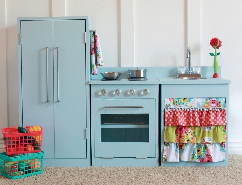 Detská kuchynka-drevo-skriňa-stavať-si-záves-nápady