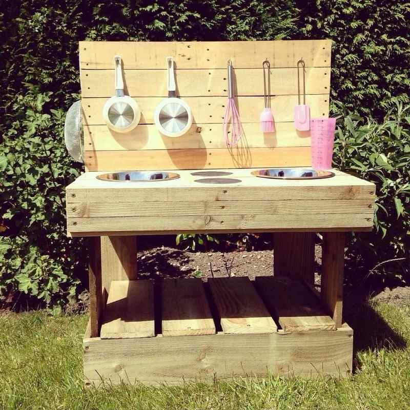 Kinderkueche-drevo-stavba-svojpomocne-paletovy nabytok-DIY-projekt