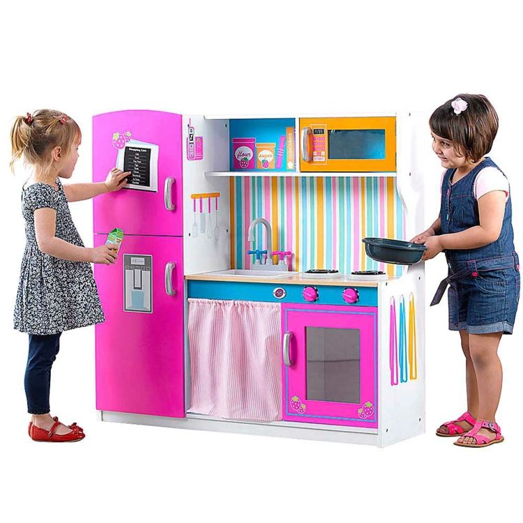 pestrofarebnými signálnymi farbami detská kuchynka z dreva