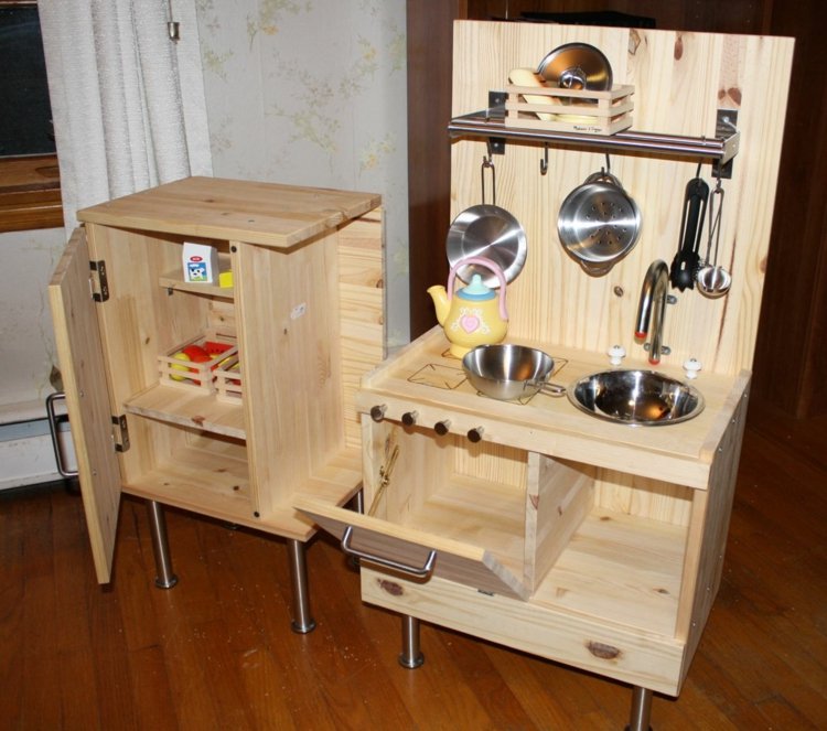 Surové drevo-nenatreté-s-kovovými nohami