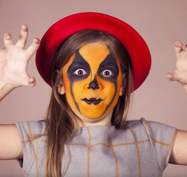 Dieťa ako tekvicové líčenie na halloweenske tipy
