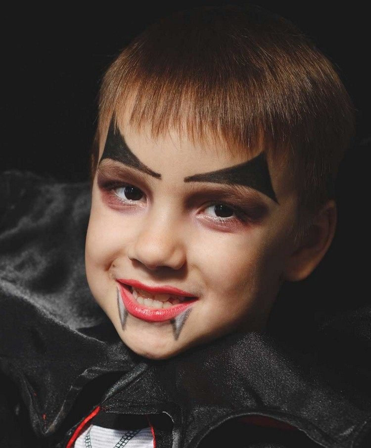 Maľovanie na tvár na Halloween si jednoducho dajte upírsky make-up