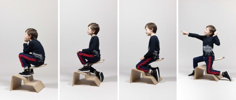 rôzne polohy a sedenie vďaka dizajnu detskej stoličky do tried