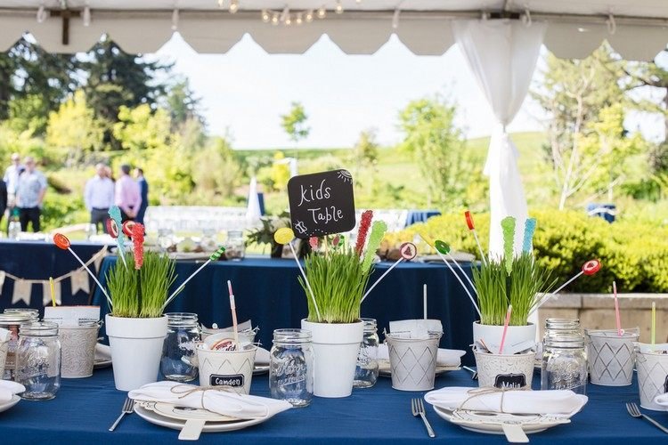 samostatný detský stôl pre nápady na svadobný dizajn