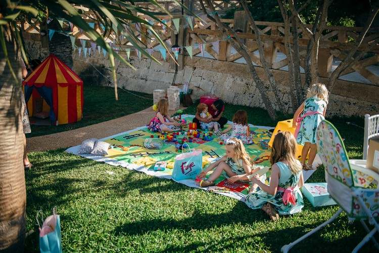 svadba detí zamestnať tipy na dizajn rohu rohu