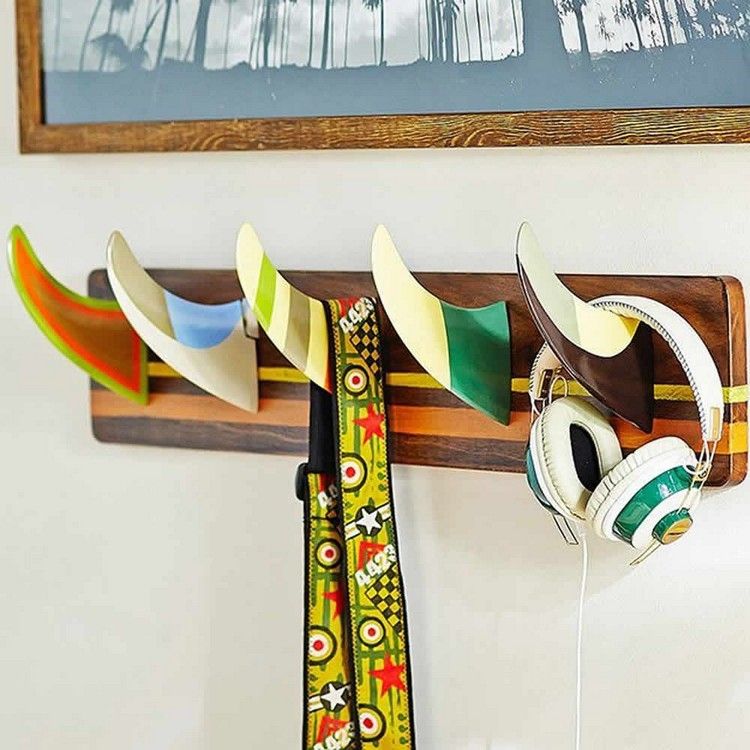 Detská izba-dekorácia-nápady-motto-surfovanie-surfy-plutvy-háčiky na kabáty