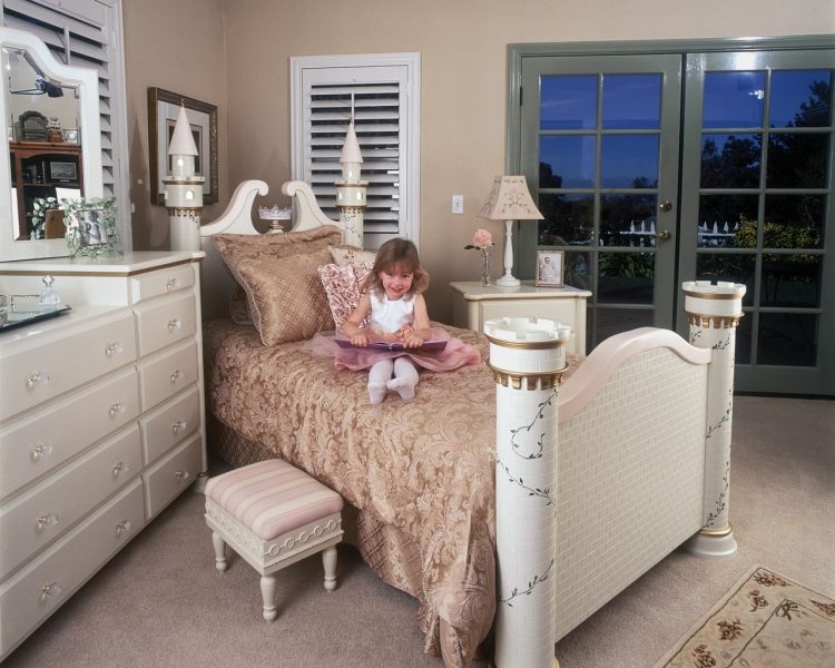 detská izba-výzdoba-urob si sám-dievča-izba-hrad-hrad-biela-ušľachtilá-malá-princezná