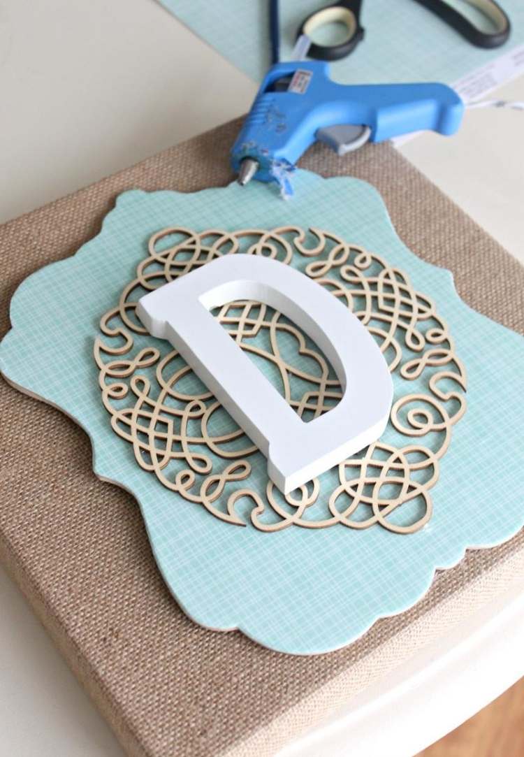 dekorácia do detskej izby-urob si sám-dekorácia-na mieru-písmená-drotár-modrá-biela-plátno