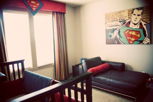 Zariadenie detskej izby so superhrdinskými motívmi pre chlapčenskú koženú sedačku