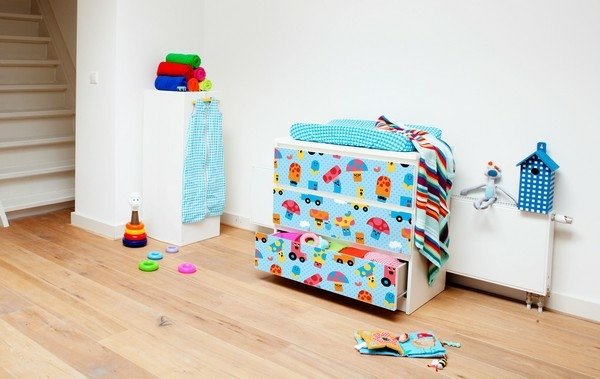 roztomilá decká škôlka prebaľovací pult komixoví hrdinovia