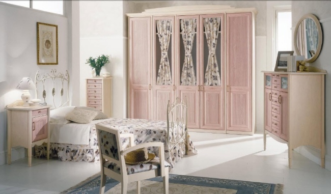 zariadenie detskej izby v jemnom ružovom kvete od Forni mobili