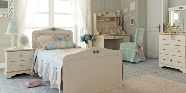 klasicky zriadené chladné dekoračné čalúnenie kresiel nebesky modré ozdobné vankúše