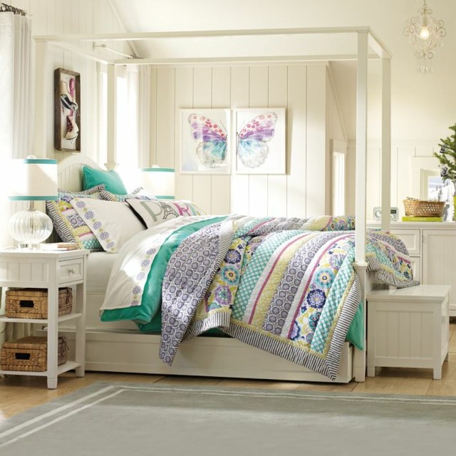 Prehoz na stenu dizajn drevených panelov obrázky motýľov