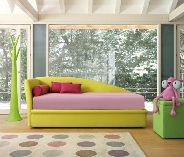 moderný dizajn - žltá posteľ