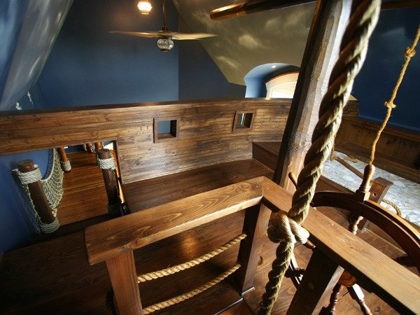 Izba pre deti v detskej izbe s pirátskou loďou