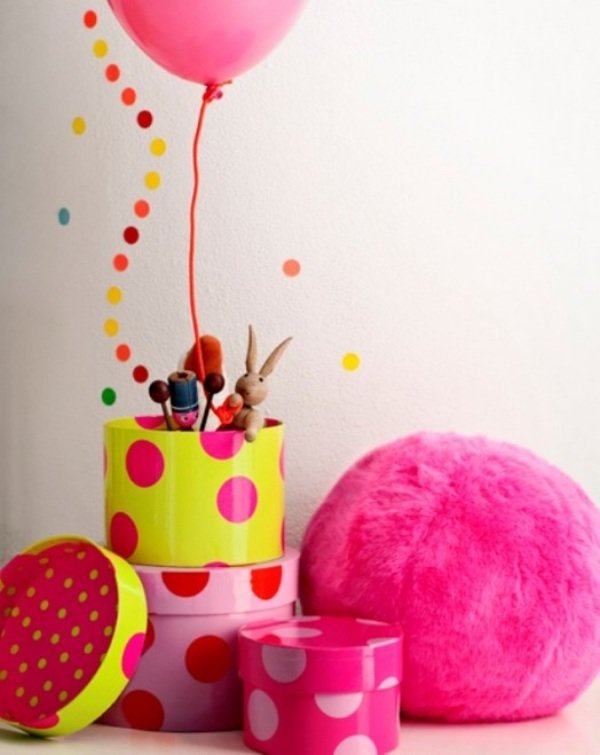 Bodkovaný box na hračky, dekorácia miestnosti pre dievčatá