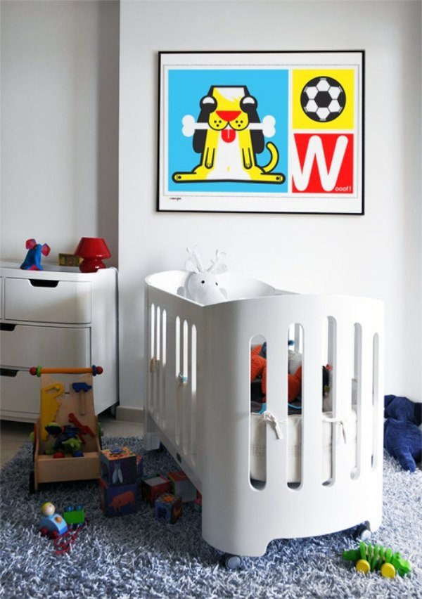 Dekorácia na stenu-biela stena do detskej izby