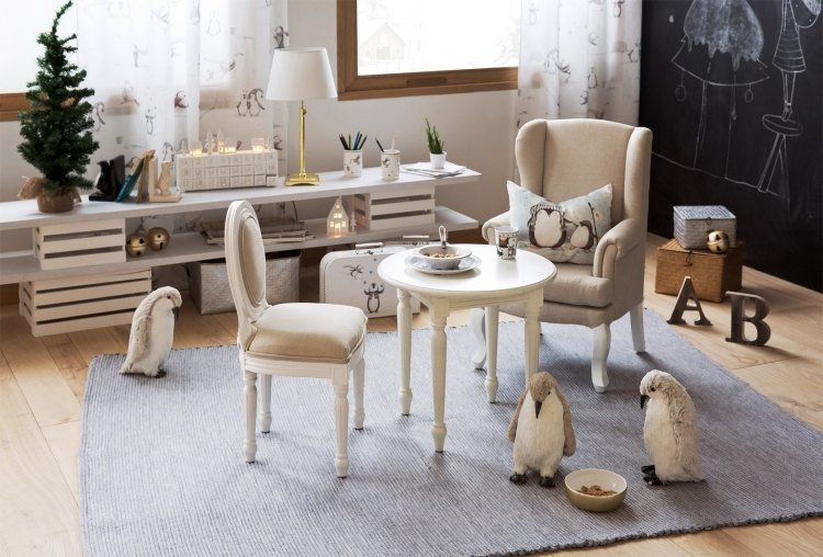 Zimná kolekcia do detskej izby v neutrálnych svetlých farbách od Zara Home detská izba-dizajn-bytové doplnky-deco-biela-útulná-tučniaky-farba na stenu-farba na tabuľu