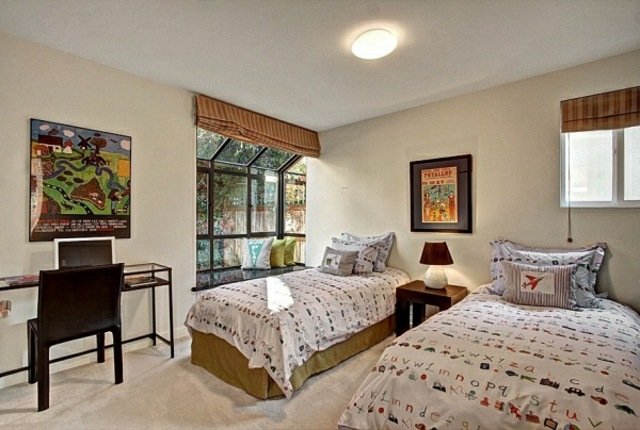 dve postieľky pekný nápad dizajnové okno