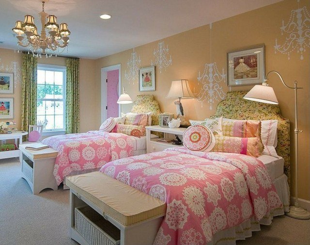 oranžové tapety bočné stolíky stojacie lampy dievčenské nápady na výzdobu miestnosti