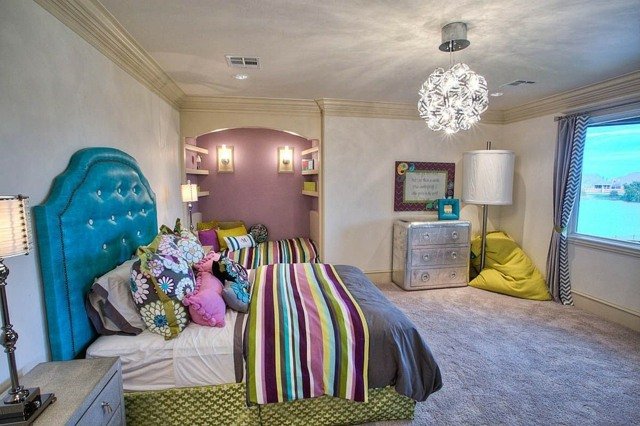 Kožený čelný luster s modrou posteľou pre dievčatá