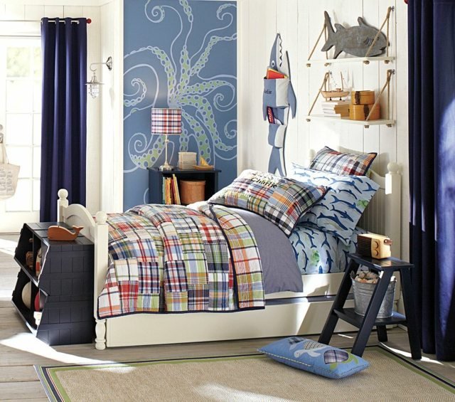 Tapeta na stenu na bočnom stole s tematickými policami