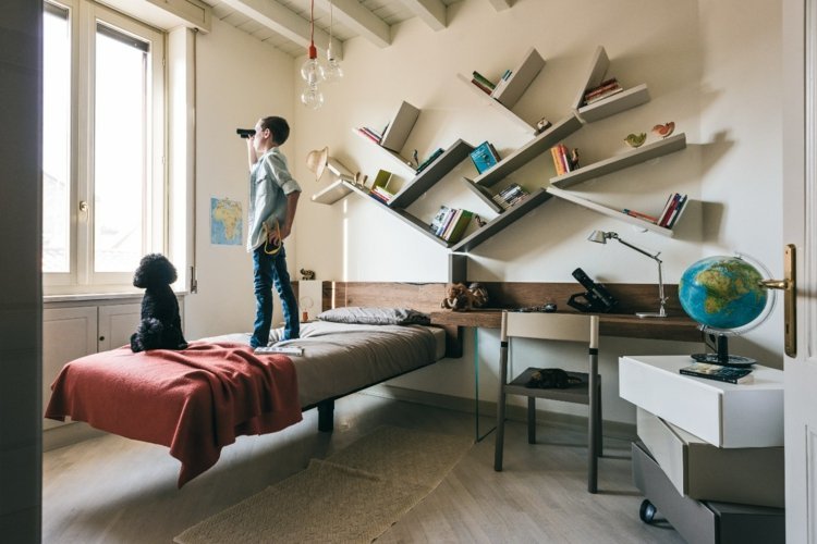 nábytok-detská izba-polica-strom-tvar-hravý-dizajn-zemeguľa-deco