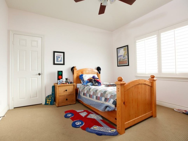 detská izba vopred zrekonštruovať chlapec svetlý úložný priestor hračka drevená posteľ