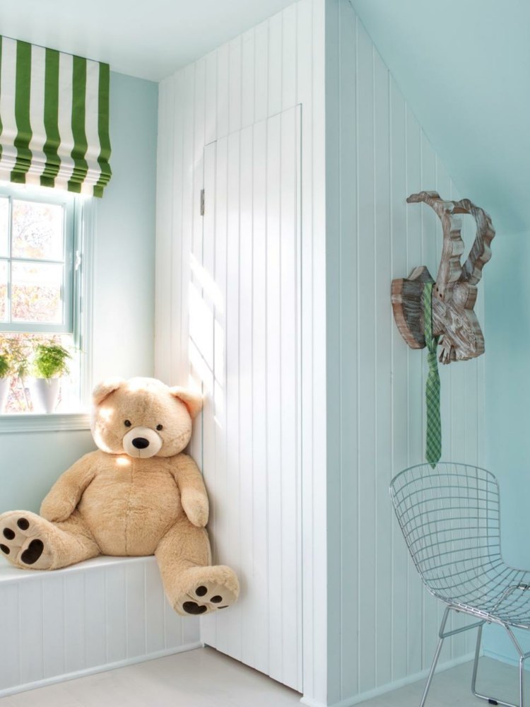 detská izba pod strechou dizajn rustikálne šatníkové dvere drevené plyšové