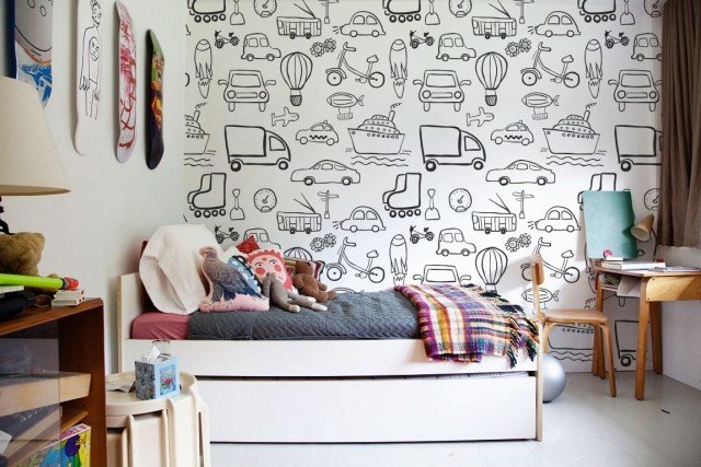 steny detskej izby-dizajn-nápady-čierno-biele-dopravné prostriedky