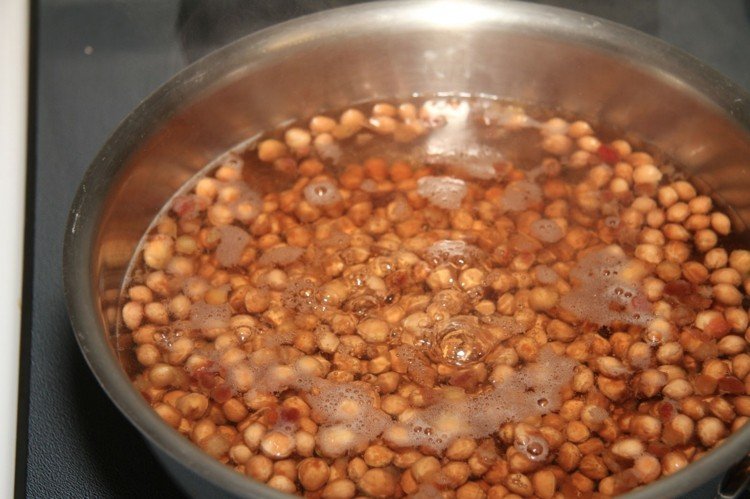 Vyrobte si vankúše z čerešňových kôstok misku-kov-čerešňové kôstky-umyte-vodu-ocot-tekutinu-odstráňte dužinu