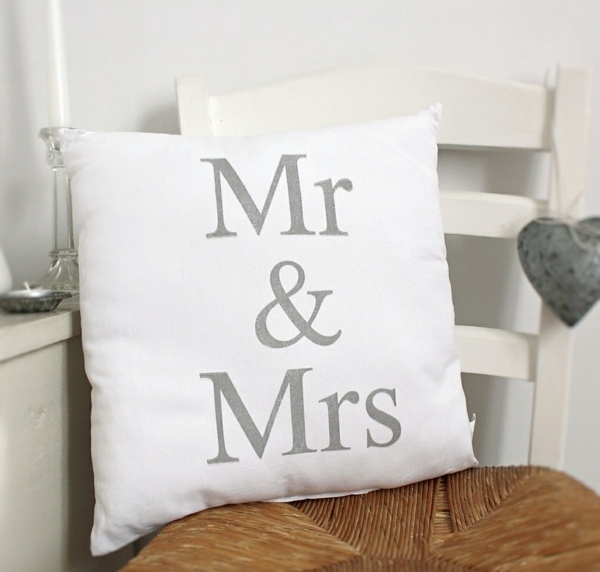 Vankúš svadobné darčeky-mladá rodinná potlač Vankúš-svadobné darčeky-mladá-rodinná-tlač