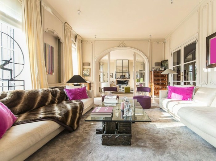 klasický dekor fialové akcenty dekoratívne vankúše