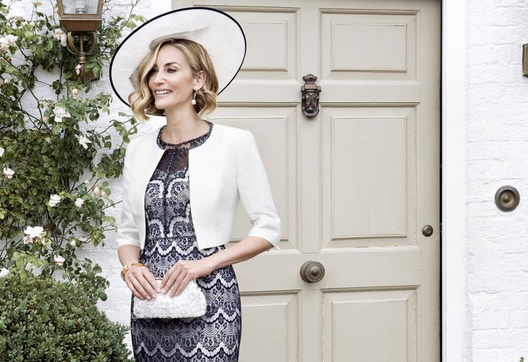 šaty pre matku nevesty čipkované bollero malá taška