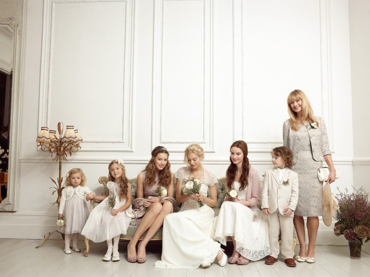 posunkové šaty nahý vzor matka nevesty